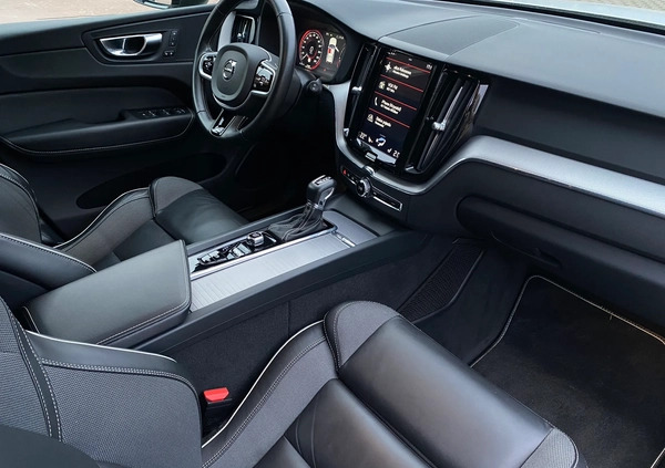 Volvo XC 60 cena 133500 przebieg: 143445, rok produkcji 2020 z Szczecin małe 742
